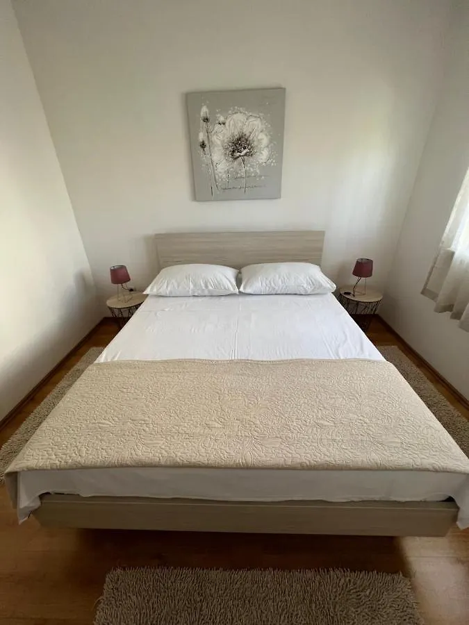 Apartment Apartman Burcul Sukosan